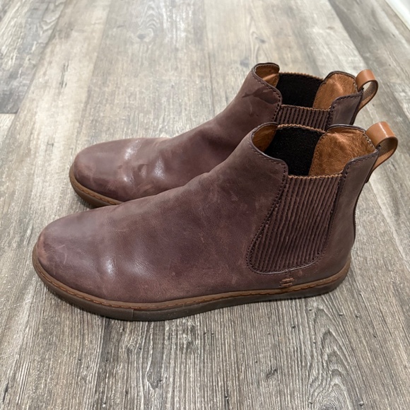 Gentle Souls Nyle Chelsea Boot (Kenneth Cole) - Picture 2 of 6